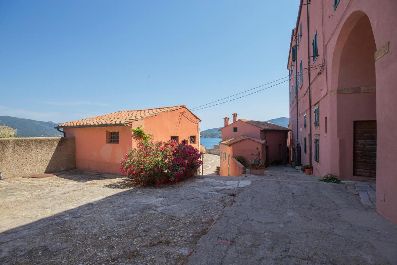פורטופראיו Helloelba Appartamento Il Faro מראה חיצוני תמונה