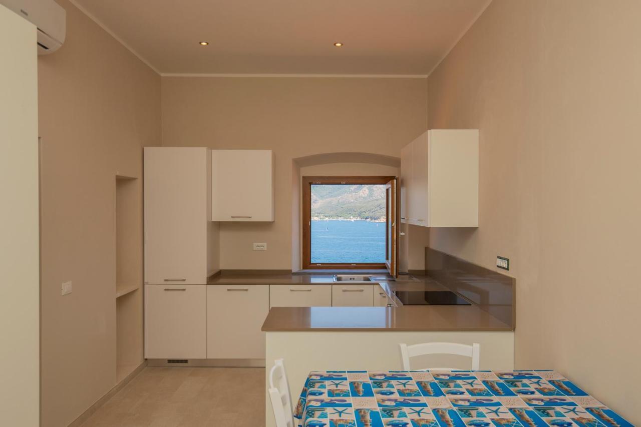 פורטופראיו Helloelba Appartamento Il Faro מראה חיצוני תמונה